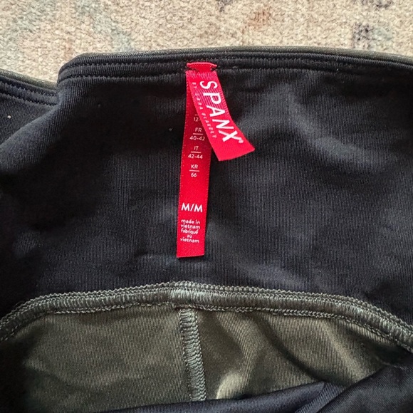 Spanx Women's Olive Green High-Waisted Pants - Picture 2 of 2